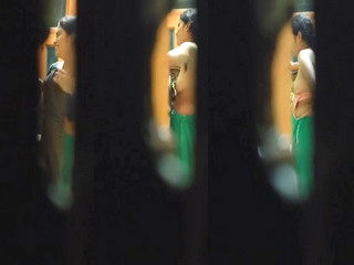 Desi Bhabhi Boobs Video Capture